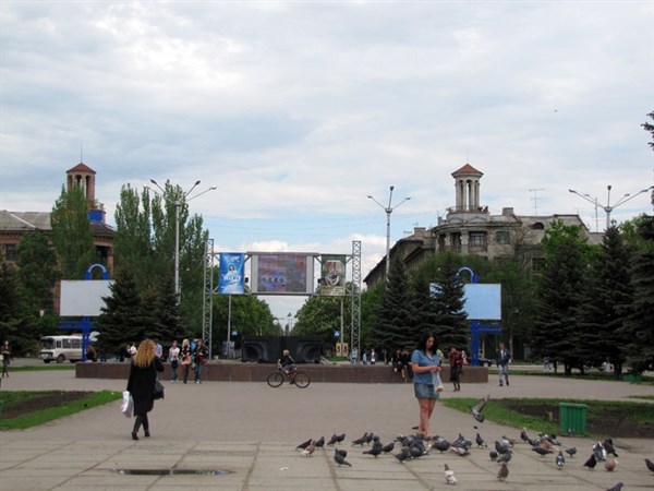 Горловка под флагами оккупационной ДНР: видеообзор города 