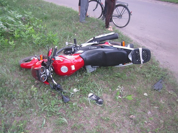 Практически каждую неделю в Горловке госпитализируют в больницу юных скутеристов. Вчера 22-летний мотоциклист врезался в «Лачетти» (ФОТО)