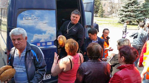 Протестанты из Донбасса: прихожане протестантской церкви эвакуировали из Донецка, Луганска и Горловки 12 тысяч человек