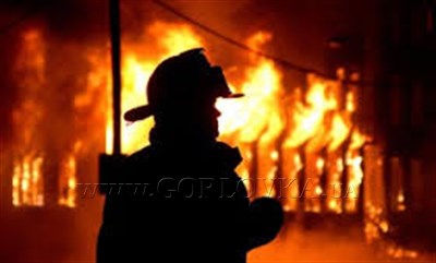 В Горловке горели строения пожарной части. ВИДЕО