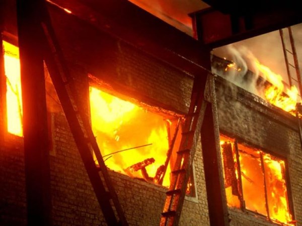 В Горловке из-за пожара отселены в гостиницу жильцы шестиквартирного дома 