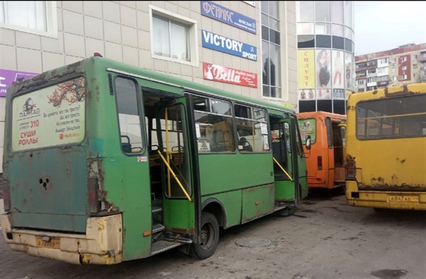В Сети показали состояние макеевских автобусов. Как они ездят?
