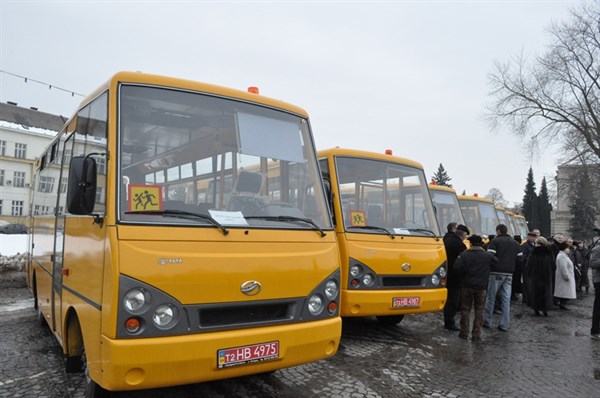 Новые автобусные маршруты связали подконтрольные боевикам Горловку и Донецк с Ялтой и Брянском