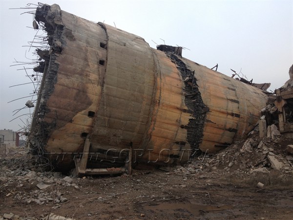 Сорвало башню: как на Никитовском ртутном повалили колонну весом в 3000 тонн (взрыв + экскурсия по остаткам металлургического цеха комбината) ОБНОВЛЕНО