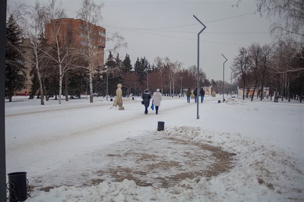 На бульваре Димитрова в Горловке установят полукруглые скамейки в сторону проспекта Победы