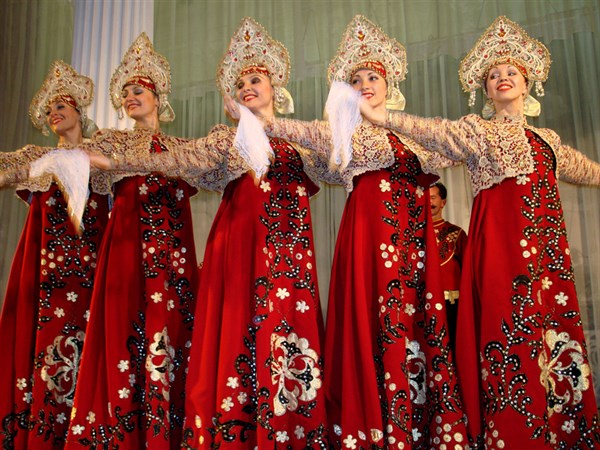 Как в Горловке проходил праздник славянской культуры с кокошниками и хороводами