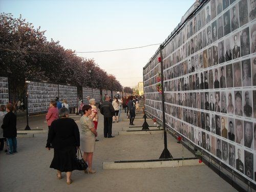 Стена памяти длиной в 20 метров: в Горловке  с нового года начнут собирать фотоистории об участниках войны