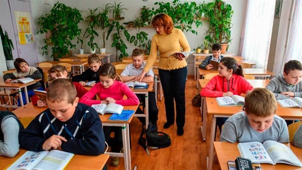В «ДНР» школьники должны пройти медосмотры перед посещением школы. Вот список специалистов