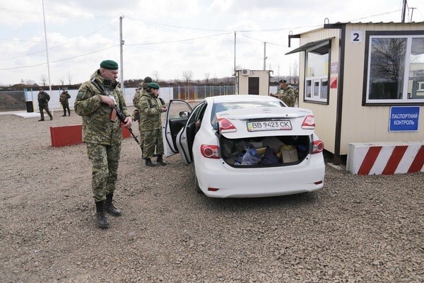 Пограничники задержали на КППВ "Зайцево" женщину, агитирующую за "Новороссию"