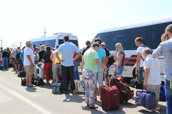 Третьего августа в "ДНР" заехало 180 человек, выехало в Украину 135