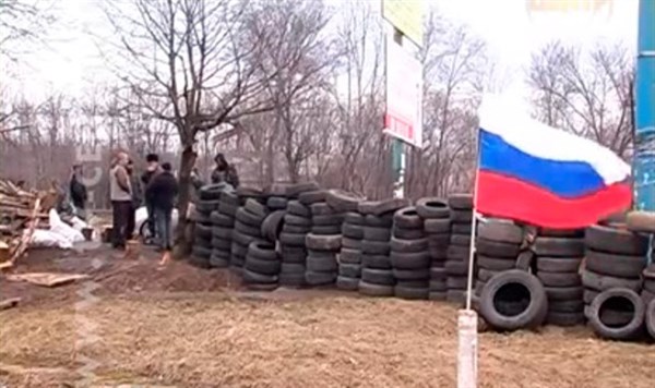 Город на замке: на въезде в Горловку местными активистами и добровольцами организован блок-пост
