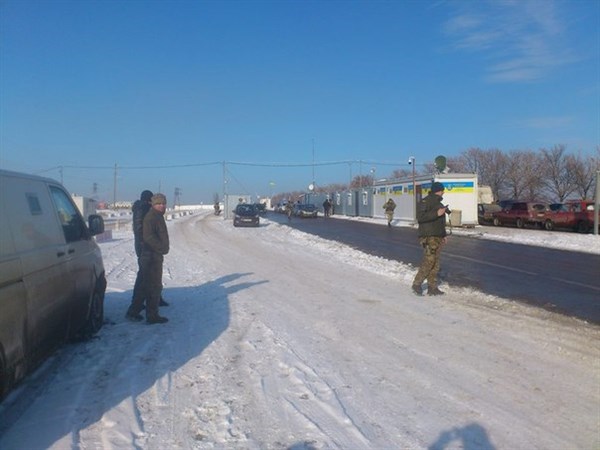 На какой срок закрыли дорожный коридор Горловка-Артемовск?
