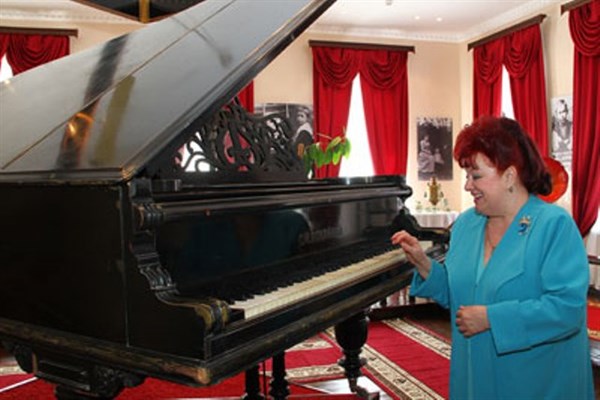  В пятницу в Горловке выступит народная артистка Украины, на концерты которой ходит жена президента Людмила Янукович