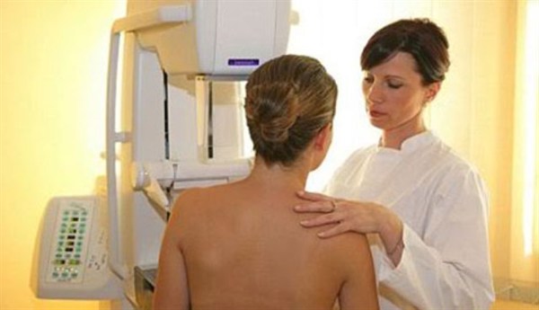  «Если гинеколог при осмотре не исследует вашу грудь, ставьте ему неуд», - замглавврача онкодиспансера Роман Кобец 