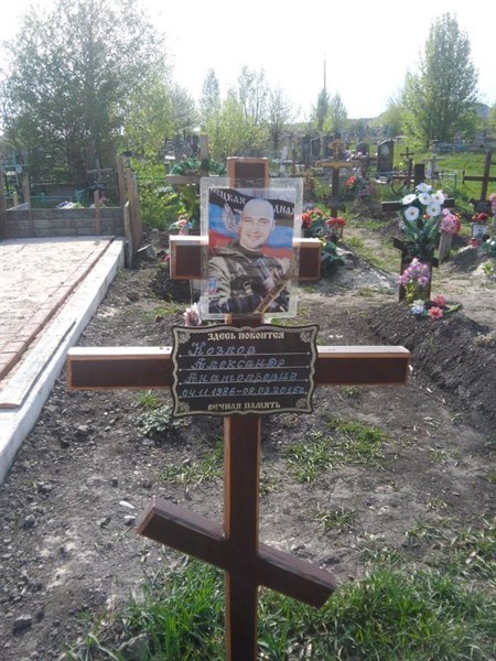 В Горловке на кладбище большое количество могил погибших военнослужащих "ДНР"