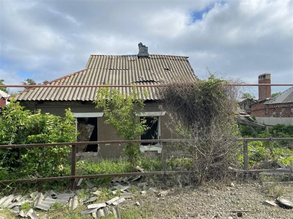 В Горловке обстрелом разрушены дома в поселке Короленко