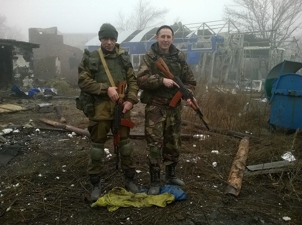 Под Горловкой погиб боевик из Москвы, топтавший ногами флаг Украины (ФОТО)