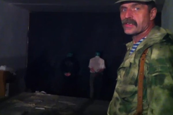 На горловского Беса, захватившего здание областного УВД, свои же объявили охоту. Руководство ДНР обвиняет его в незаконном захвате власти