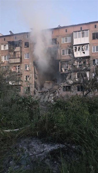 В Горловке поврежден многоквартирный дом из-за атаки. Есть погибшие (ФОТО)
