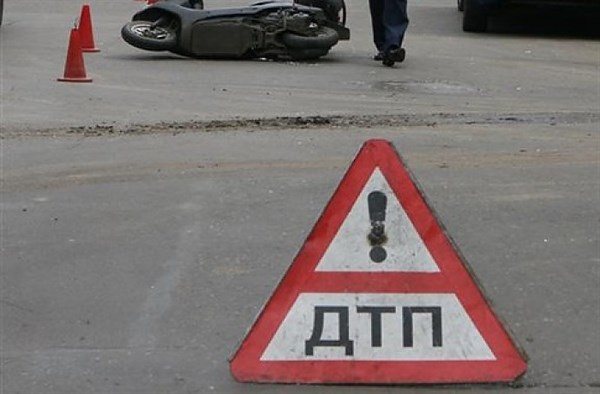 По дороге из Горловки: мотоциклиста занесло в кювет на Донецкой трассе 