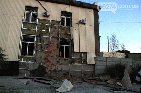 Последствия ночного штурма танковой базы в Артемовске: разбитые дороги, гильзы и пожар в АТП (ФОТО, ВИДЕО)