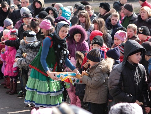 Горловские депутаты праздновали Масленицу вместе с народом