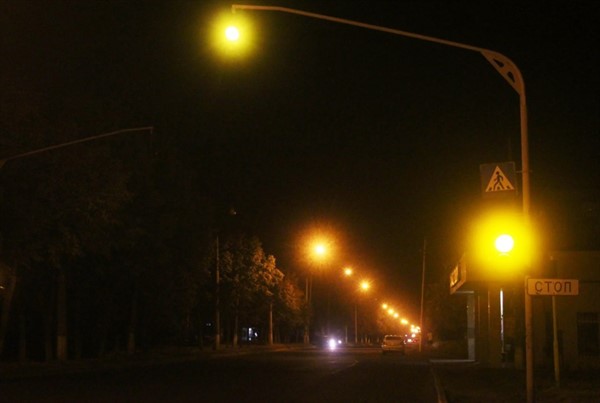  В Горловке восстановили дорожное освещение по проспекту Победы