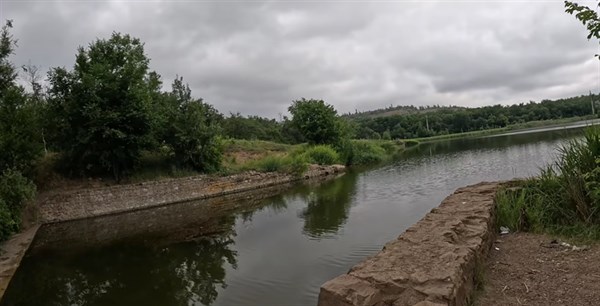 Блогер показал на видео, в каком состоянии находится Пятовский ставок в Горловке 