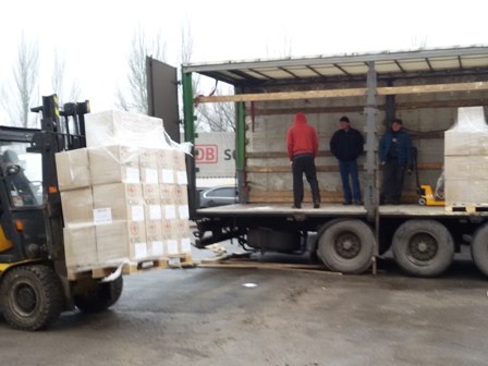 В Горловку пришла гуманитарная помощь от Красного креста. Ее будут доставлять поадресно социально-незащищенным категориям населения