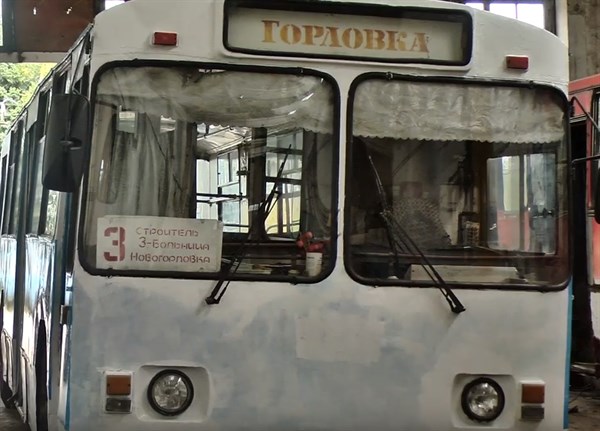 В Горловке работает 8 трамваев и 12 троллейбусов. Не хватает слесарей для ремонта транспорта