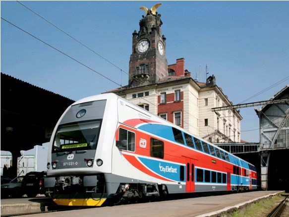 Горловчане смогут доезжать в Крым за 7 часов: с  28 мая запускают ускоренный поезд, но с посадкой в Донецке (+ расписание движения)