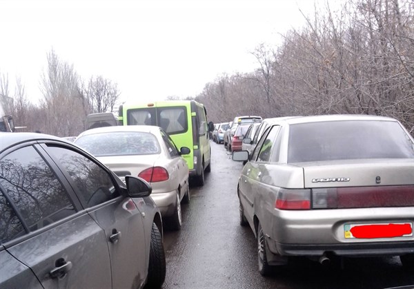 Витязь на распутье: из Горловки в Харьков через очередь в 10 часов и через 6 блокпостов