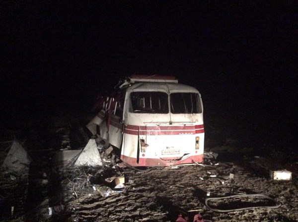 Возле Курдюмовского блокпоста подорвался рейсовый автобус Артемовск-Горловка. По предварительным данным, водитель проигнорировал знак "Мины" (ДОПОЛНЕНО)