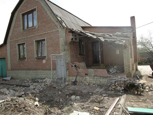 Жители горловского Зайцево плачут о разрушенных домах (ВИДЕО)