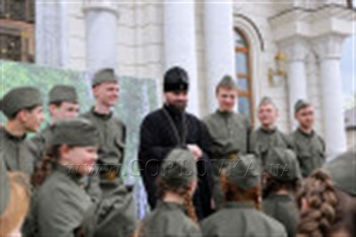 В Богоявленском  кафедральном соборе в Горловке для ветеранов исполнили песни военных лет  