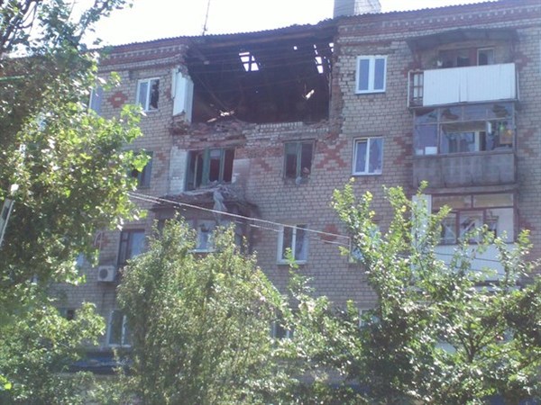 По данным медиков, в  Горловке в результате ракетно-минометного обстрела 7 человек погибло, 18 ранено