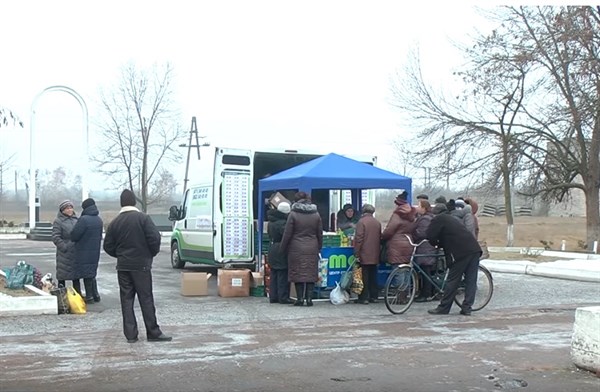 В Горловке обещают организовать выездную торговлю в пригородных поселках: Озеряновка закупилась