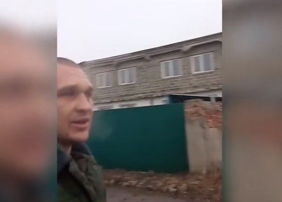 Спустя 7 лет ополченец показал дом в Горловке, владельца которого убили еще в 2014 году из-за отрицания «ДНР»