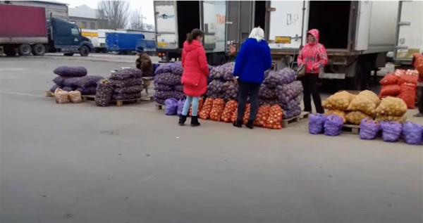 Оптовый рынок в Горловке: предпринимаешь из Енакиево показал поездку и цены на овощи