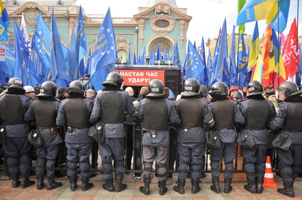 Горловским милиционерам, пробывшим месяц в Киеве, в сутки платили 55 гривен. Двое «заработали» воспаления легких 