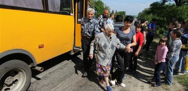 Журналист призывает жителей Горловки и других оккупированных городов не садиться в эвакуационные автобусы 