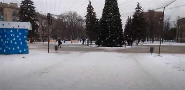 Серая Горловка: как выглядит центр города декабрьским днём (ВИДЕО)