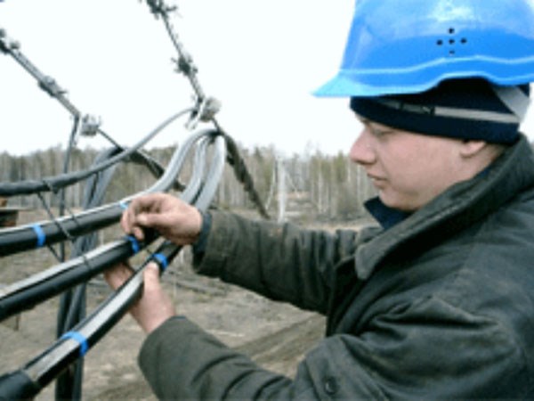 Без электроэнергии «сидят» жители «Комсомольца», а в поселке Короленко планируется замена линии водоснабжения 