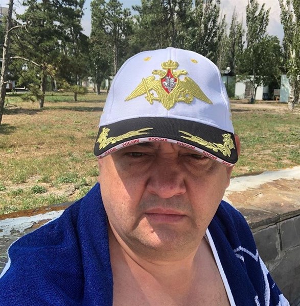 Мэр Горловки от группировки "ДНР" любит Россию и носит кепки с символикой этой страны 