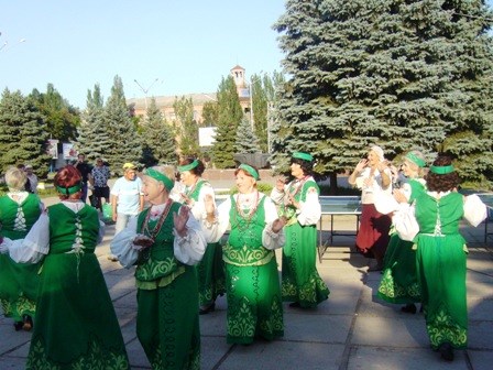 В Горловке состоялся театрализованный праздник «Как на Ивана, как на Купала»