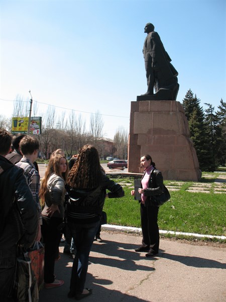Студенты машколледжа прошлись по историческим местам Горловки 
