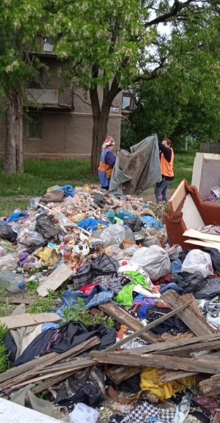 Крысы и мусорка: в Горловке по улице Герцена невозможно жить из-за беспорядка