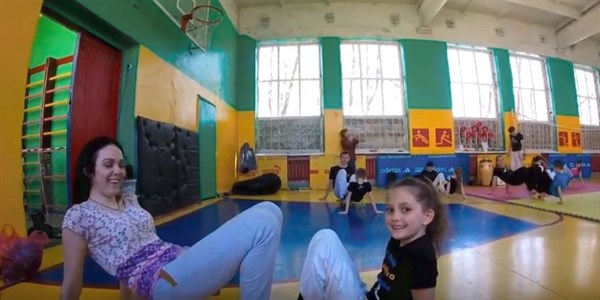 В Горловке приглашают родителей и детей на совместные тренировки по капоэйре
