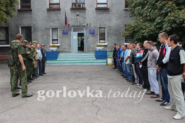 Горловских мужчин пытаются пристыдить, чтобы заставить идти добровольцами в армию «ДНР» (ВИДЕО)