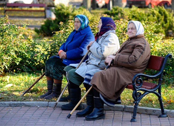 Взаимовыгодный заговор пенсионных фондов: ДНРовской стороне «сливают» анонимные списки пенсионеров, перерегистрировавшихся для получения украинской пенсии